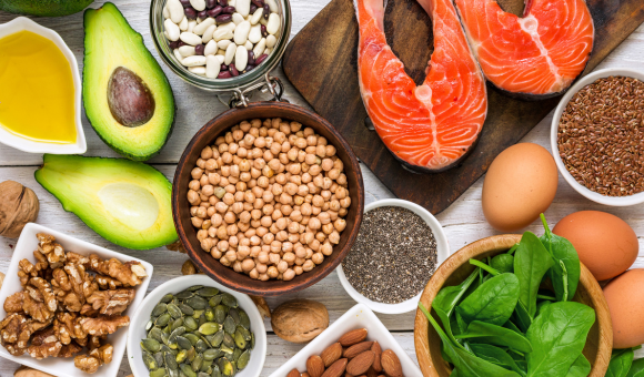 Brain-Boosting Foods to Reduce Alzheimer’s Risk